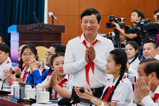 Ngày 1/6, nghĩ về sân chơi của tuổi thơ đô thị