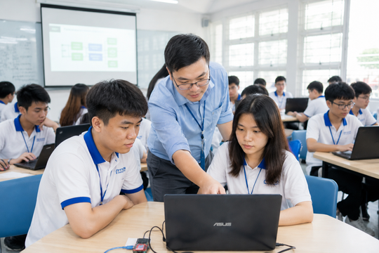 Liên thông 'ngược': đại học không còn là đỉnh tháp
