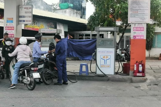 Không có công nghệ, khó tìm xăng E5 ở Sài Gòn