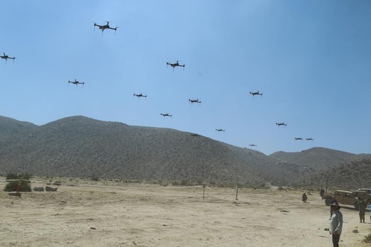 Mỹ thử bầy drone phòng thủ: Lá chắn mới trước cơn ác mộng UAV cảm tử