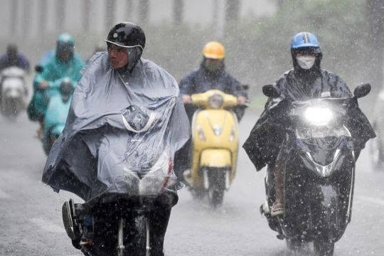Thời tiết hôm nay 9/6: Mưa lớn dồn dập, coi chừng 'phố biến thành sông'