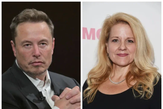 'Hợp nhất SpaceX và Tesla có thể giúp Elon Musk dễ thở hơn'