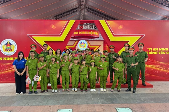 Tái hiện hành trình 80 năm An ninh nhân dân qua triển lãm ‘Tổ quốc bình yên’
