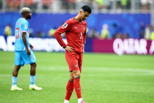Ronaldo chỉ còn là cái bóng của chính mình, Roberto Martinez níu kéo quá khứ
