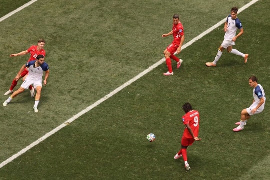 Thần đồng Manzambi bị Xhaka ngăn lập hat-trick ở World Cup 2026