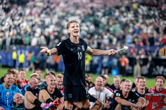 Màn ăn mừng 'độc nhất vô nhị' của Na Uy khi vượt qua vòng bảng World Cup 2026 gây sốt