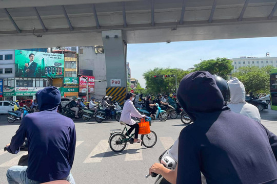 Thời tiết hôm nay 24/6: Bật điều hòa không xuể, nắng nóng bủa vây từ Bắc Bộ đến Tây Nguyên