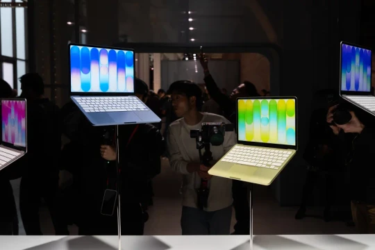 Apple tăng giá MacBook, iPad từ 100 đến 300 USD vì chi phí chip nhớ tăng vọt