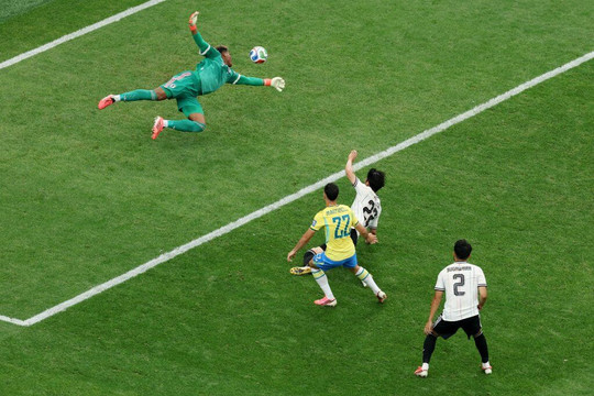 HLV Ancelotti cao tay giúp Brazil lội ngược dòng trước Nhật Bản