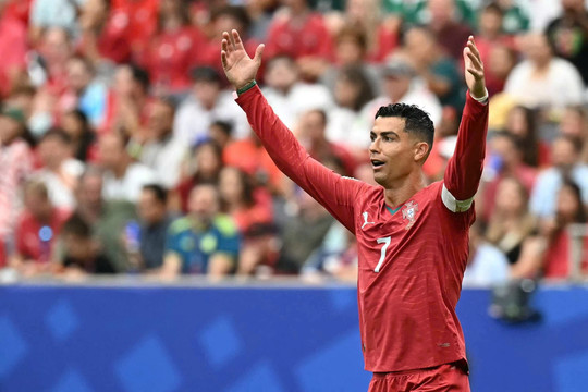 Ronaldo, Messi, Modric: Khi nào thì bạn dừng lại?