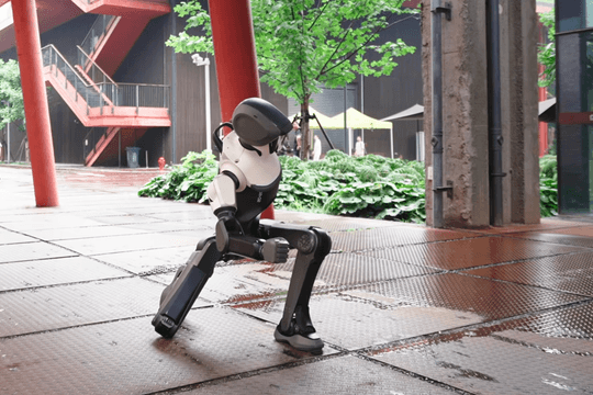 Robot hình người DR02 của Deep Robotics trình diễn khả năng vận động phi thường