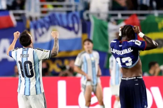 Argentina có trụ nổi nếu gặp Pháp, Messi còn cách kỉ lục của Fontaine bao xa?