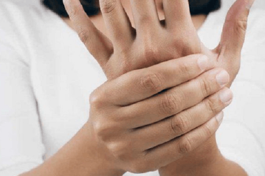 Viêm khớp tự phát thiếu niên: Bác sĩ cảnh báo nguy cơ tàn tật ở trẻ