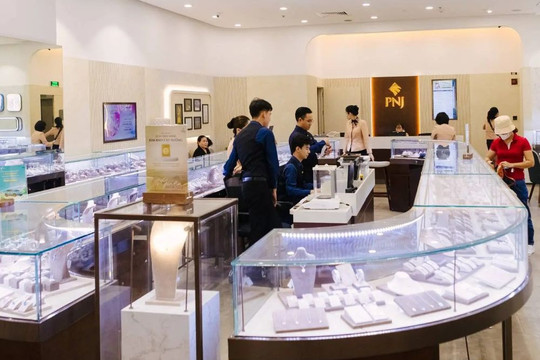 Bẫy tăng giá cổ phiếu PNJ và cú sập bắt đáy sau 1 phiên ‘giải cứu’