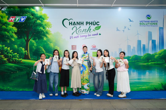 Hoa hậu Môi trường Thế giới Nguyễn Thanh Hà lan tỏa thông điệp sống xanh tại chương trình 'Hạnh phúc Xanh – Vì một tương lai xanh'