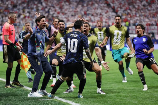 Messi 'cú đúp' kiến tạo đưa Argentina vào chung kết, Tuchel khiến Anh sụp đổ?