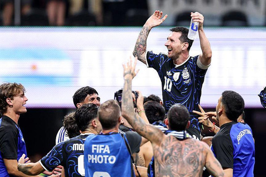 ‘Messi là vua, Argentina có GOAT’