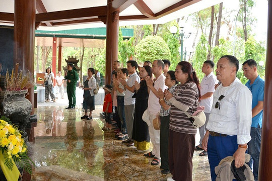 "Về nguồn 2026": Số hóa tư liệu lịch sử và kết nối giá trị tri thức tại các địa chỉ đỏ miền Trung
