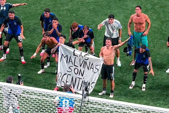 Argentina có thể bị kỷ luật sau khi hạ Anh tại World Cup