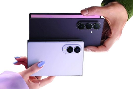 Galaxy Z Fold8 Ultra tăng giá do chip nhớ, có gì để đấu iPhone gập?