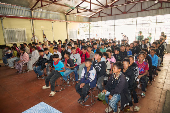 Chuyển đổi số về tận thôn bản, đồng bào vùng cao bớt đường xa làm thủ tục