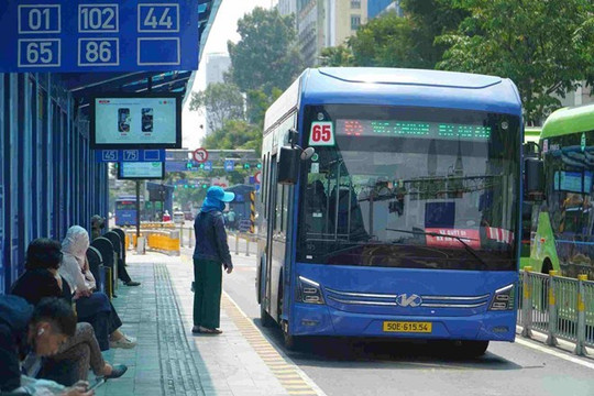 Xe buýt miễn phí tại TP.HCM có đủ sức kéo người dân bỏ xe máy?