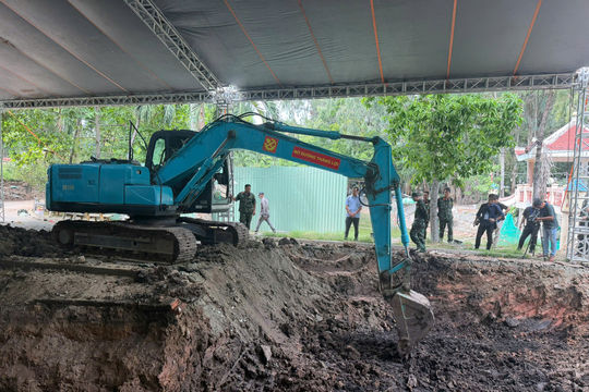 Quy tập thêm 12 hài cốt liệt sĩ tại công viên Lê Thị Riêng
