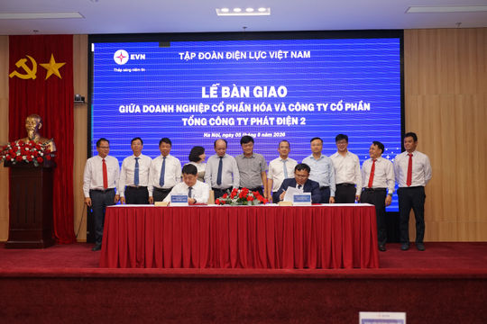 Lễ bàn giao giữa doanh nghiệp cổ phần hoá và Công ty cổ phần EVNGENCO2