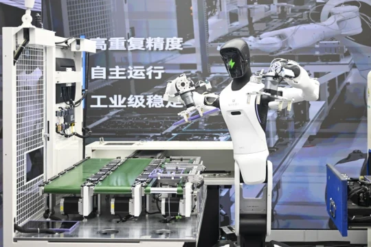 AgiBot vượt Unitree, trở thành hãng cung cấp robot hình người lớn nhất thế giới