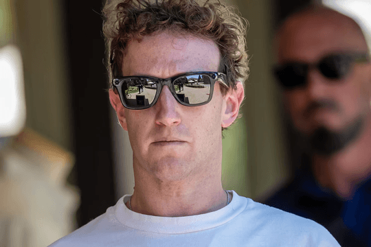 Mark Zuckerberg công kích OpenAI và Anthropic, quyết đưa AI mở đến hàng tỉ người