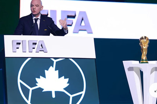 Gianni Infantino đối đầu với chính hệ thống đưa ông lên ghế Chủ tịch FIFA