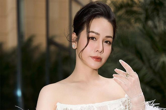 Nhật Kim Anh trở lại nghệ thuật sau những khoảng lặng