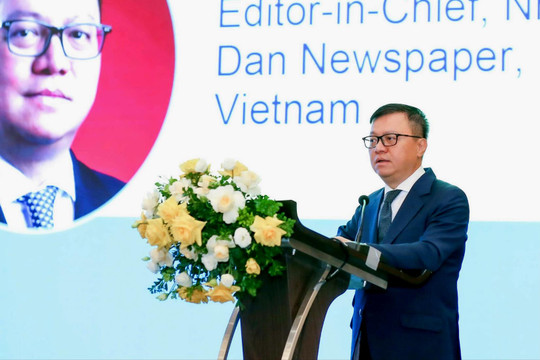 Đã qua thời 'AI trong báo chí', đến thời 'báo chí trong AI'