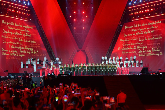 Concert quốc gia: Vì sao giới trẻ đổ xô săn vé?