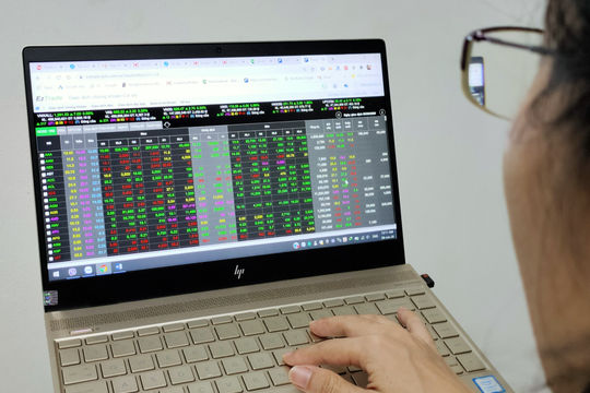 VN-Index phát đi cảnh báo gì khi thị trường kéo trụ hồi phục ‘giả tạo’?