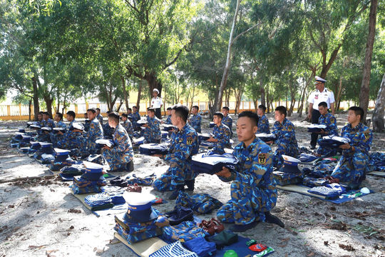 Thi đào bếp Hoàng Cầm, mắc võng... rèn kỹ năng, nâng chất hậu cần ở Lữ đoàn 101 Vùng 4 Hải quân