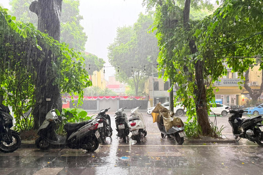 Thời tiết hôm nay 25/8: Bão số 4 có xu hướng ra xa đất liền nước ta