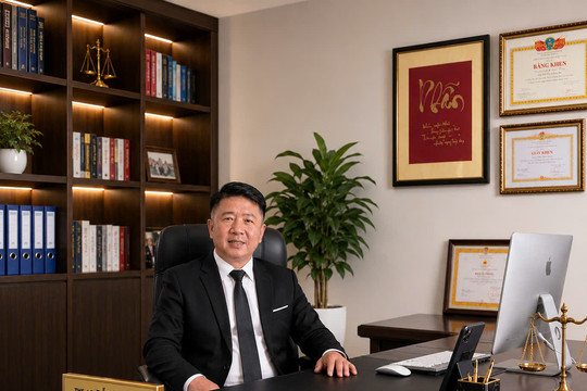 Từ vụ Hải Sapa đến 'sâm Ngọc Linh': Đừng quản lí chợ mạng kiểu 'thả gà ra đuổi'