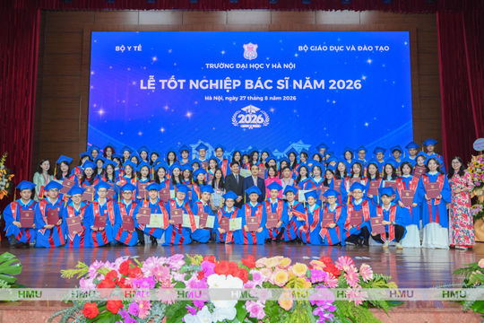 Tôi luyện từ đại dịch: Gần 700 tân bác sĩ Y Hà Nội tốt nghiệp