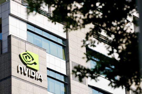 Nvidia: Doanh thu quý II tăng hơn gấp đôi, triển vọng bán chip ở Trung Quốc vẫn bất định