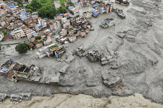Nepal, Trung Quốc cảnh báo nguy cơ lũ mới khi 2 hồ nước có thể vỡ