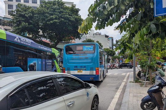 Giao thông Hà Nội dịp nghỉ lễ Quốc khánh 2/9: Thông thoáng, ùn ứ cục bộ nơi đông người