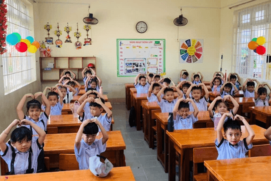 Lớp học biến thành ‘ổ bệnh’: Sai lầm chết người của cha mẹ