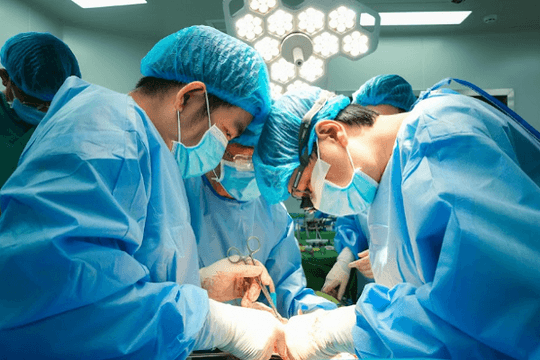 Nghẹt thở ca ghép gan đầu tiên tại 'cái nôi' lão khoa: Giữa lằn ranh sinh tử và tình thân ruột thịt