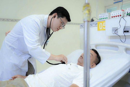 Đột quỵ giữa mâm cơm, người đàn ông ngừng tim 1 giờ hồi sinh kì diệu
