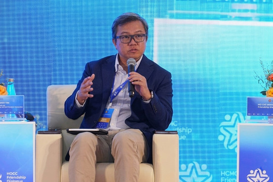 Chuyên gia Anthony Tay: Dời kho hàng đi, 'điểm nghẽn' logistics vẫn còn