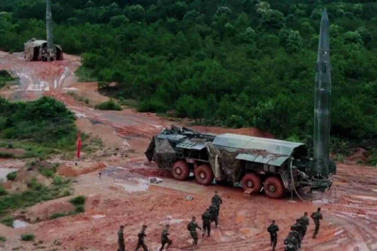 Tin vũ khí hôm nay 17/9: Ả Rập Saudi bí mật có tên lửa Trung Quốc tầm 900 km