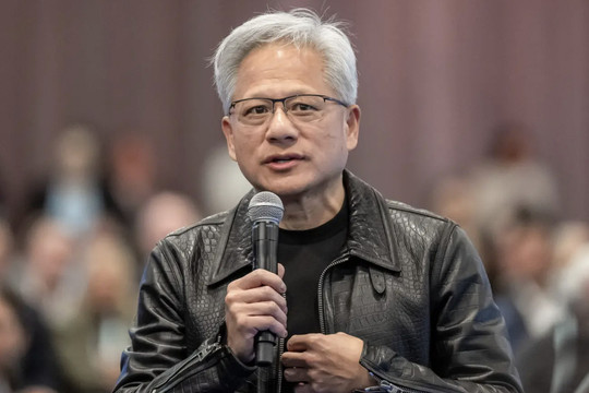 CEO Nvidia nói ‘người Trung Quốc không bàn về viễn cảnh tận thế do AI’, dân mạng phản bác