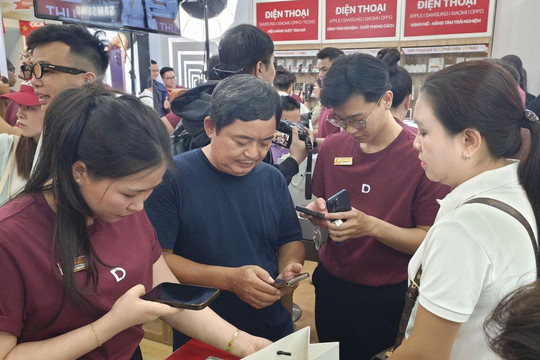 Mở bán iPhone 18: Nhu cầu bùng nổ nhưng lượng hàng giao đợt đầu chỉ đáp ứng khoảng 10%