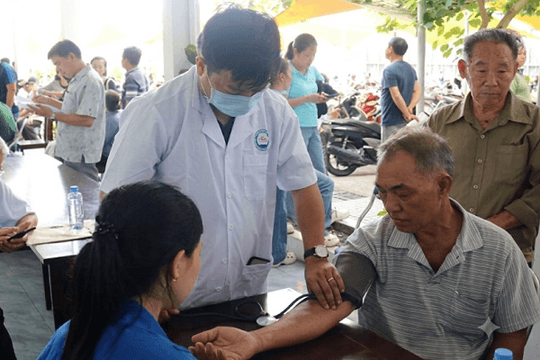 Nghịch lí khám sức khỏe toàn dân tại TP.HCM: Vì sao vùng ven hào hứng, nội thành thờ ơ?